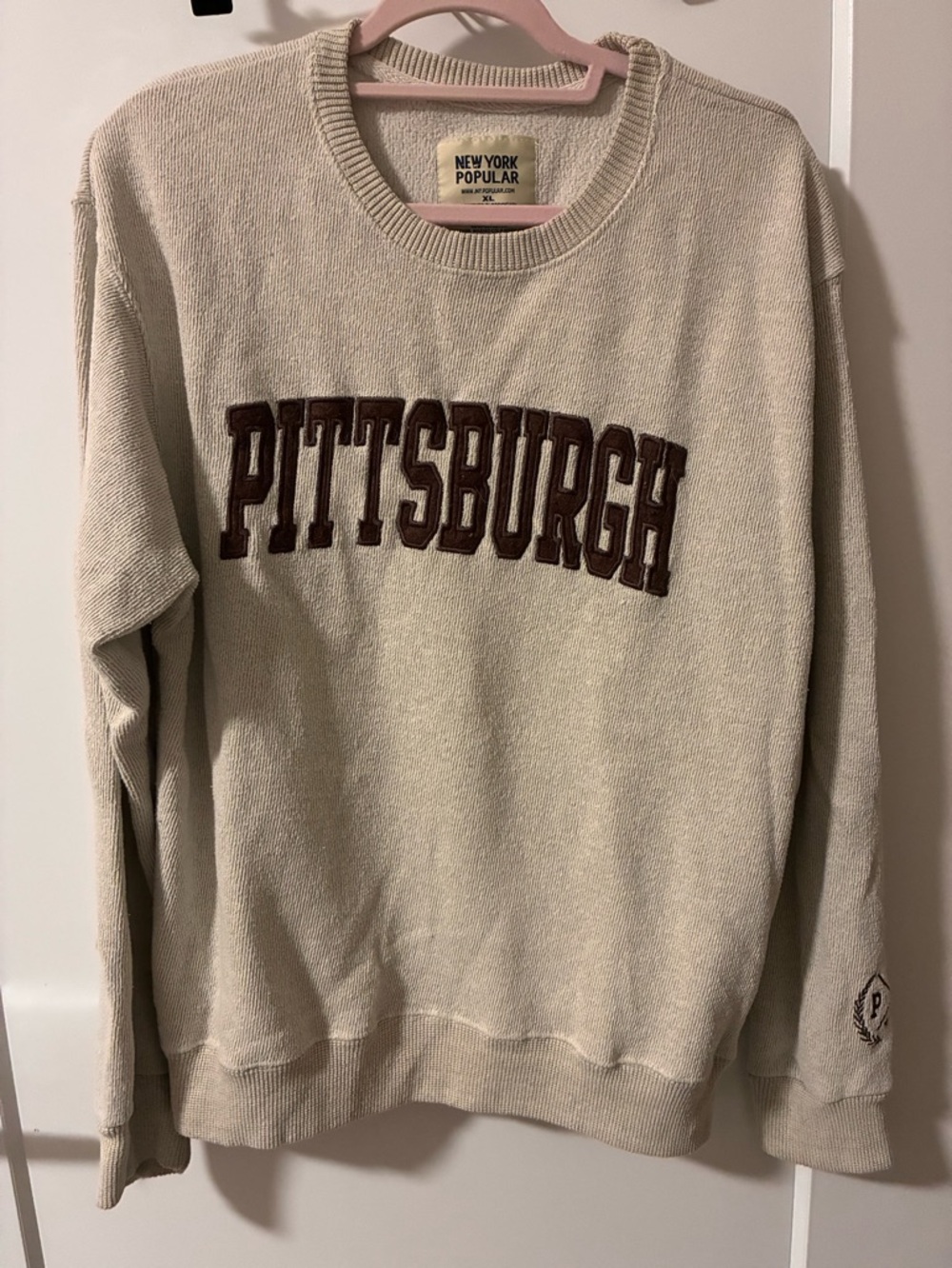 Pittsburgh Crewneck Sweatshirt in Cream with Brown Applique